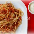 Espaguetis con carne y tomate
