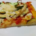 Pizza de verduras y bacalao