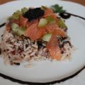 Ensalada de arroz con salmón ahumado y caviar