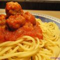 Espaguetis con albondiguillas de chorizo criollo