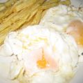Huevos fritos con chorizo, sin chorizo y sin[...]