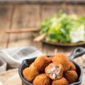 Croquetas de jamón york y cebolla roja 