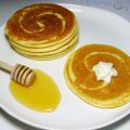 Tortitas con miel y nata