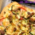 Pizza de verduras y atún
