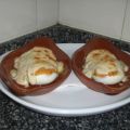 Huevos rellenos de atún con bechamel