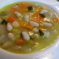 Sopa de verduras con judías blancas
