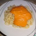 Espaguetis con salsa de pimientos