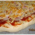 Pizza carbonara con borde de queso