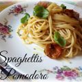 Spaghettis al pomodoro (espaguetis con tomate)