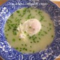 Sopa de arroz con jengibre y huevo escalfado