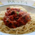 Spaghetti con salsa Puttanesca