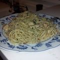 spaghetti con pollo y cilantro