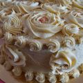 TARTA DE ROSAS CON SABOR A VAINILLA.