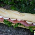 BOCADILLO DE SALMON Y RUCULA