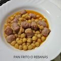 SALCHICHAS FRESCAS CON GARBANZOS