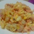 Revuelto de salmón y gambas