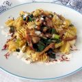 Pasta con setas y ajos tiernos