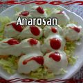 CAMITA DE HUEVOS RELLENOS