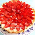 Tarta de fresa rellena de crema diplomática.[...]