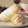 Canutillos de crema de turrón de jijona y[...]