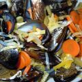 ENTRADA DE ENSALADA Y MEJILLONES AL VAPOR