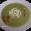 CREMA FRÍA DE CALABACÍN CON QUESO EMENTAL