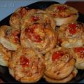 CARACOLAS DE JAMÓN Y QUESO