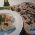 FOCACCIA DE ACEITUNAS NEGRAS Y TOMATE SECO