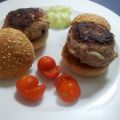 Biftekis con Salsa de Aguacate