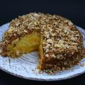 Bizcocho relleno con crema a la naranja,[...]