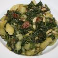 ESPINACAS CON PATATAS, PIÑONES Y PASAS