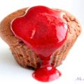 MUFFINS DE CHOCOLATE CON SALSA DE FRAMBUESAS: