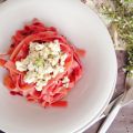 Pasta fresca, tagliatelle, con remolacha y[...]