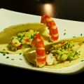 Tortillas de maíz con guacamole de langostinos
