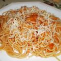 Espaguetis con Tomate y atún