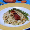 Arroz con brochetas de pollo y lomo