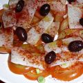 Ensalada de tomate con bacalao ahumado