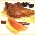 Pato con ciruelas y manzanas