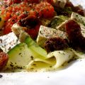 Tagliatelle de calabacín con tofu y tomate[...]