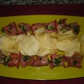 ROLLITOS DE JAMON Y QUESO EN AJIVERDE
