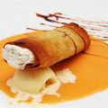 ROLLITO CRUJIENTE DE ATÚN CON HELADO Y SALMOREJO
