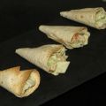 CUCURUCHOS RELLENOS DE ENSALADA CÉSAR