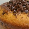 Bizcocho de crema de cacahuete con virutas de[...]