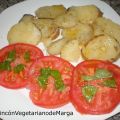 Patata asada con tomate y albahaca