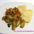 Merluza a la romana con setas y verduras.[...]