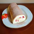 Brazo de gitano relleno de nata y fresas -[...]