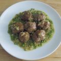 Albóndigas con  salsa de guisantes