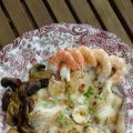 Tiburón con langostinos y champiñones