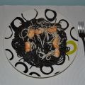 PASTA NEGRA CON GULAS Y LANGOSTINOS AL AJILLO