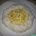Pollo al curry con arroz salteado